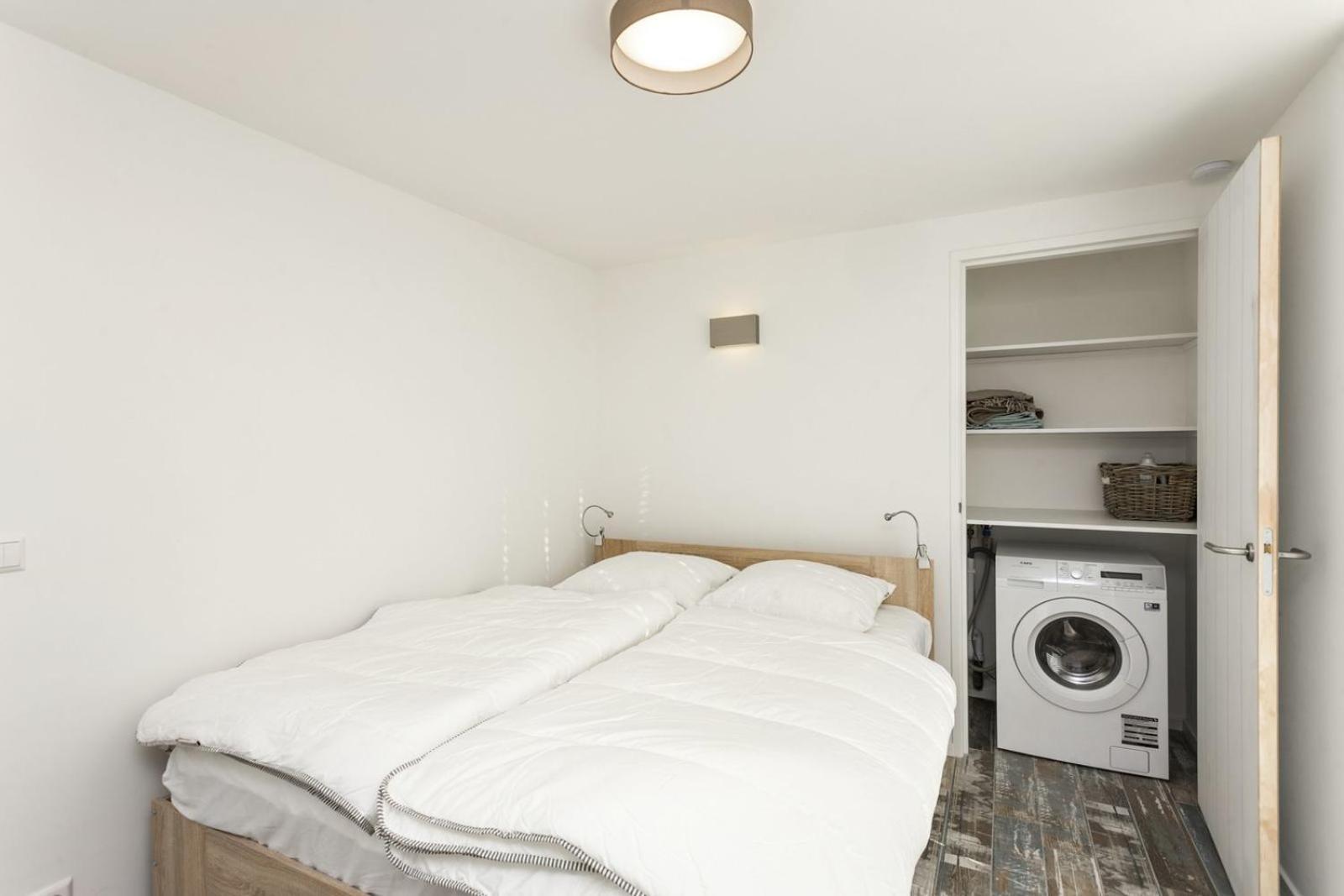 Holiday Home Beach Bubbles - Near The Beach With Big Garden - Not For Companies Ouddorp Bagian luar foto
