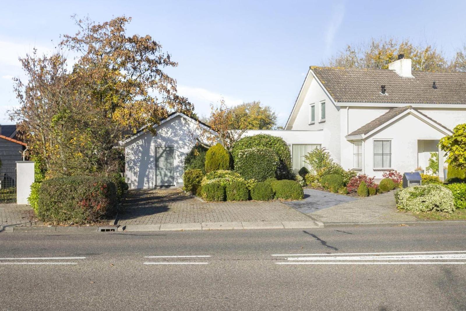 Holiday Home Beach Bubbles - Near The Beach With Big Garden - Not For Companies Ouddorp Bagian luar foto